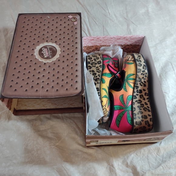 BNIB size 5 Chocolaticas Tiki platform - Picture 5 of 11